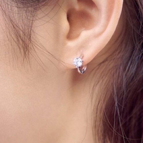 NWOT sterling silver classic earrings - Picture 3 of 3